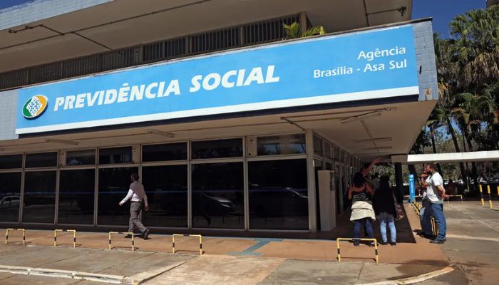 © José Cruz/Agência Brasil INSS suspende programa de redução de fila por falta de verba
